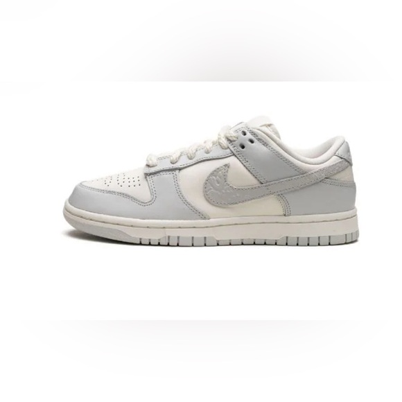 Nike Dunk Low sail/photon dust- tawny NWB size 6 women’s - Picture 1 of 5